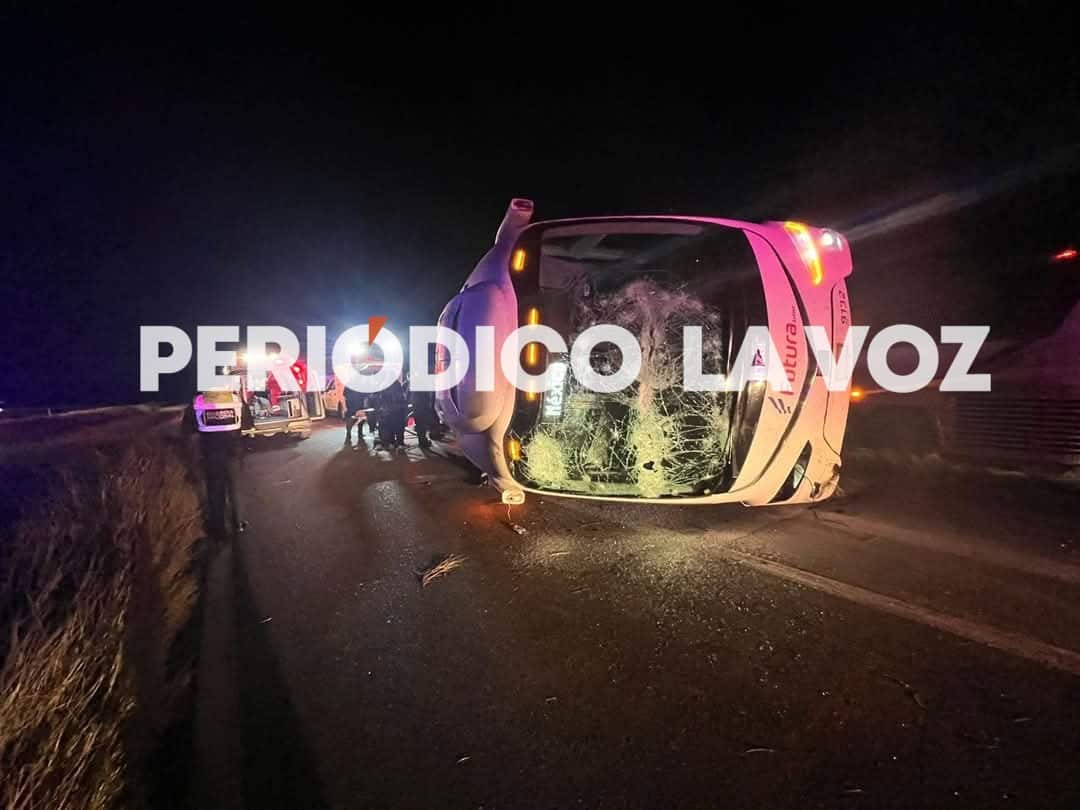 Un muerto y cinco heridos deja volcadura de autobús en la 57