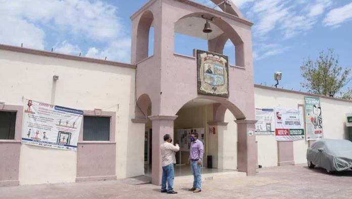 Entrega Castaños aguinaldos