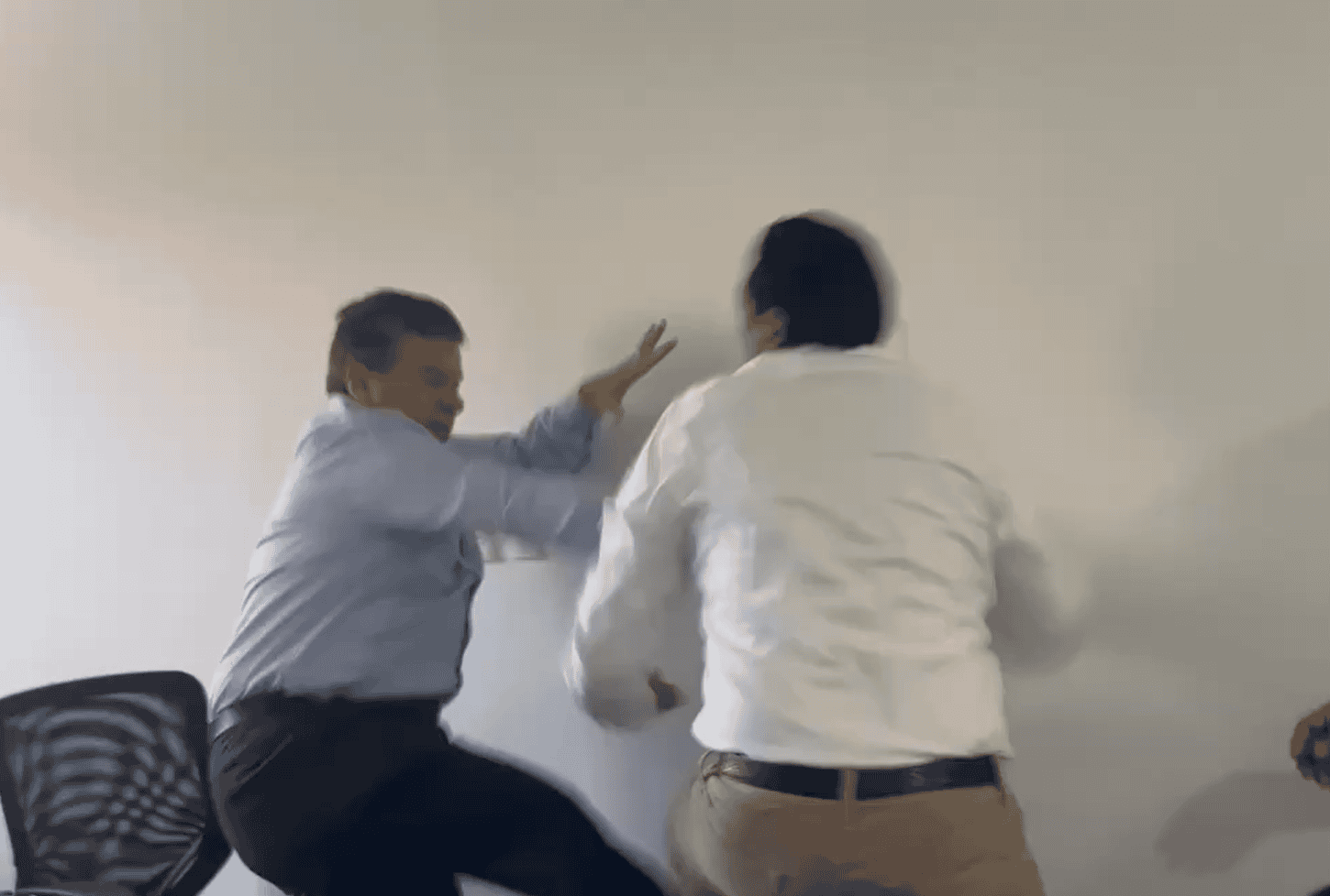 Legisladores se agarran a golpes en Congreso de Chiapas