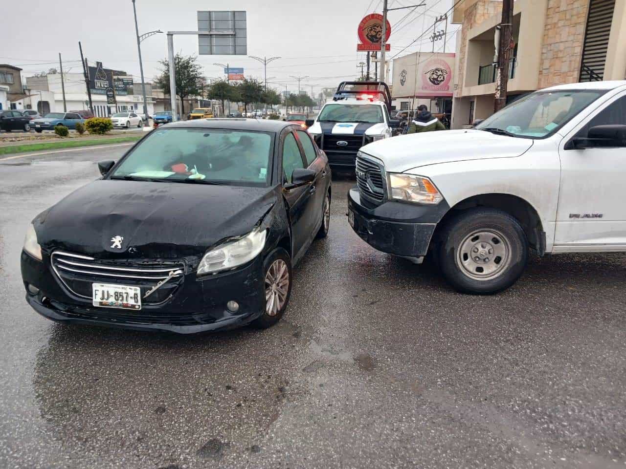 Causa accidente frente a ´Los Héroes´