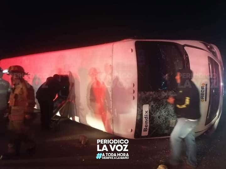 Accidente de camión de maquiladora en Ciudad Acuña deja varios lesionados