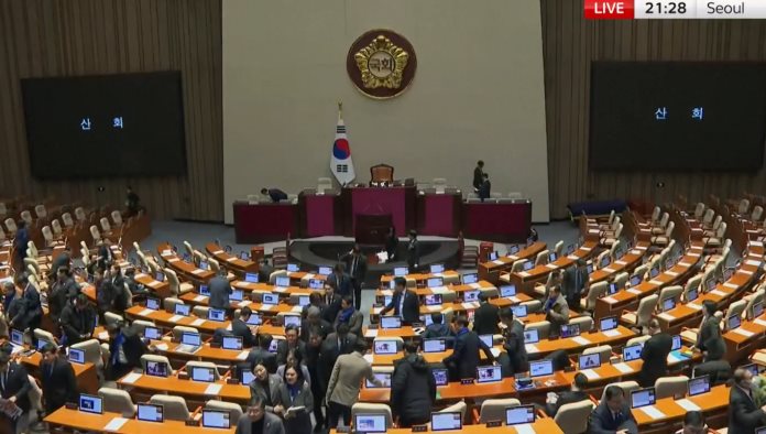 Presidente de Corea del Sur pide disculpas tras ley marcial