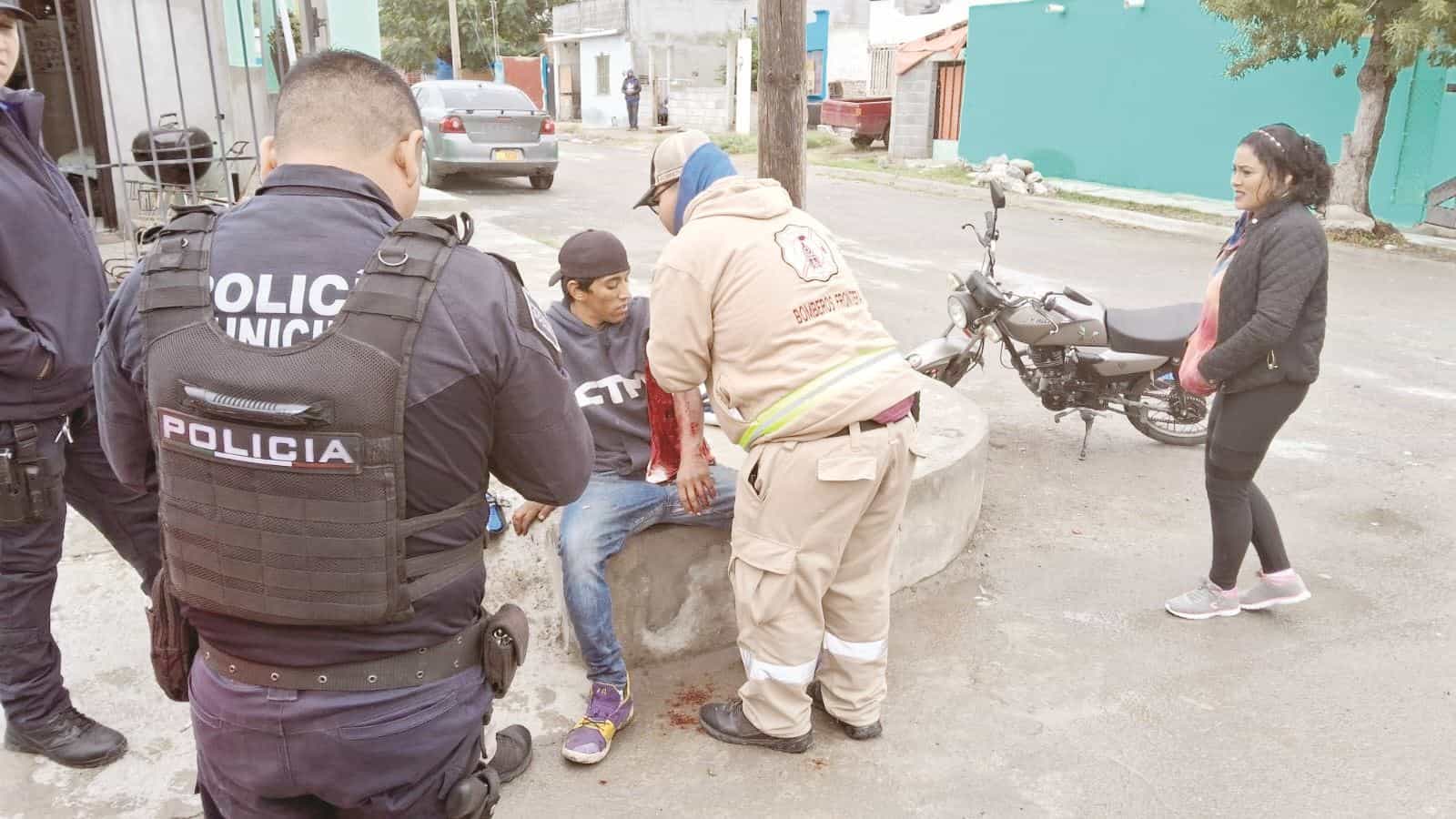 Lo apuñala El Pitbull