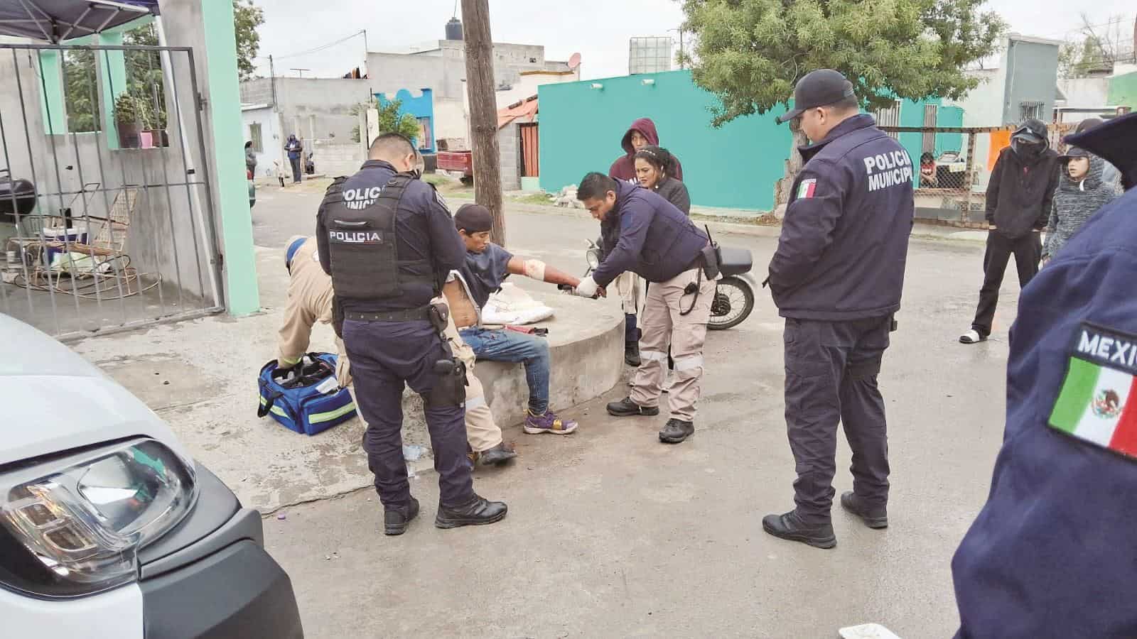 Lo apuñala El Pitbull
