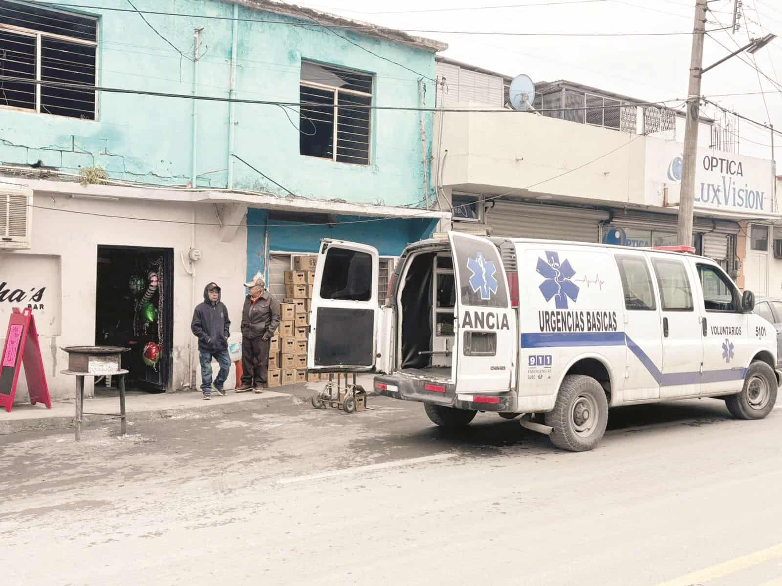 Se infarta en cantina