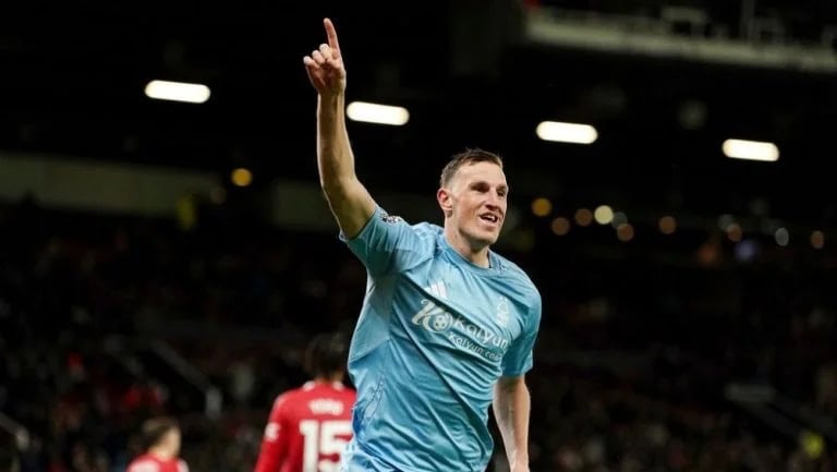 Man United cayó 3-2 ante Nottingham Forest.