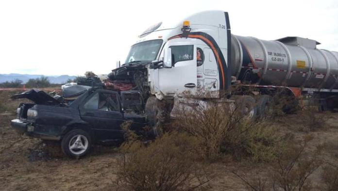 Accidente mortal en carretera federal 57: choque frontal entre auto y tractocamión