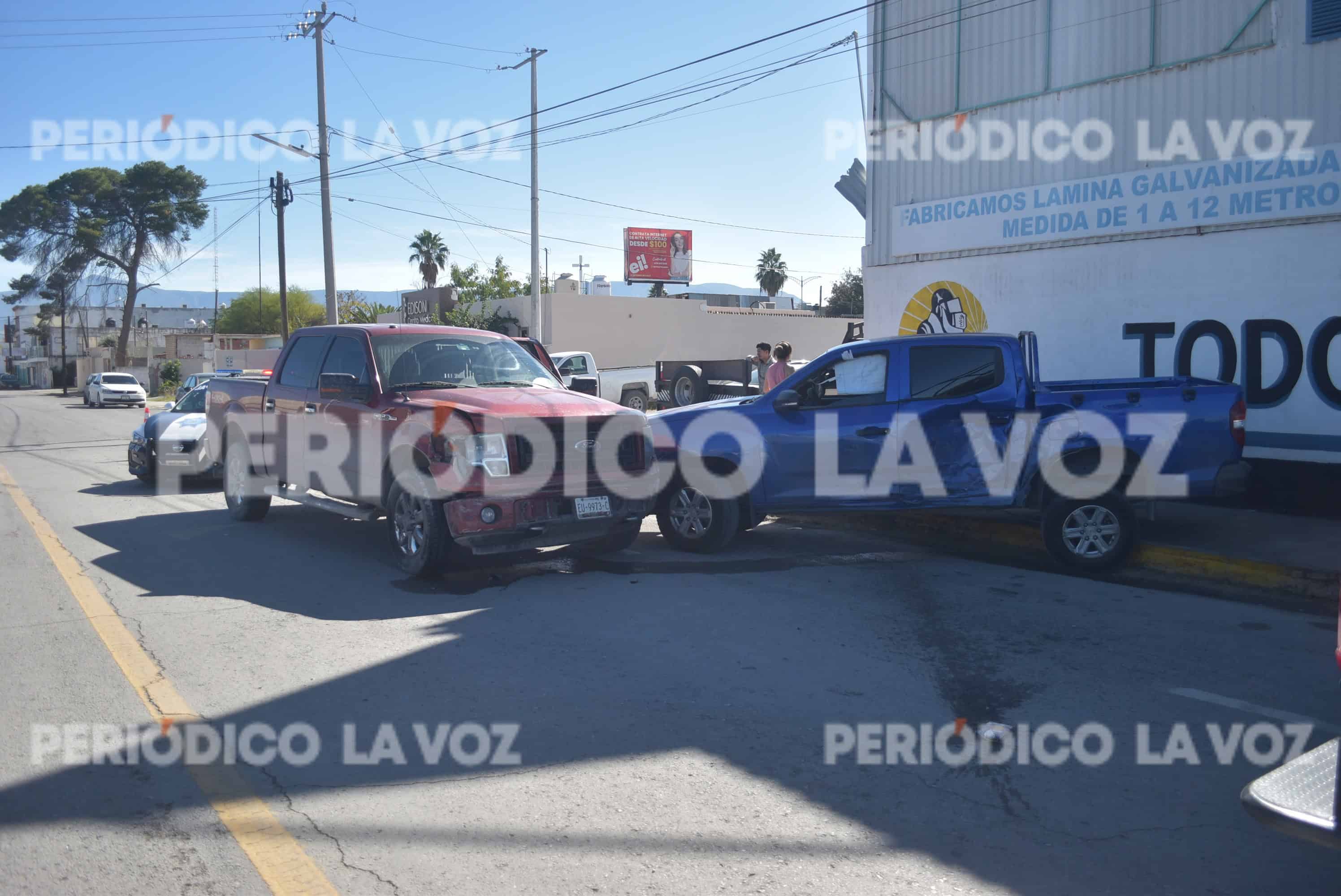 Provoca abogado choque en el Juárez