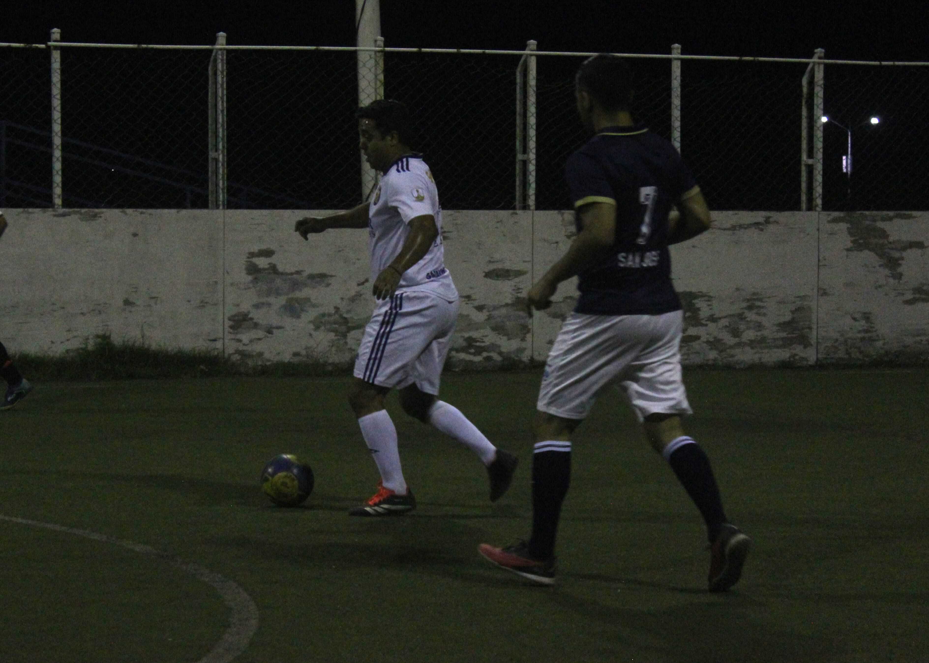 La Liga Corona de Fútbol Rápido abre hoy su octava jornada.