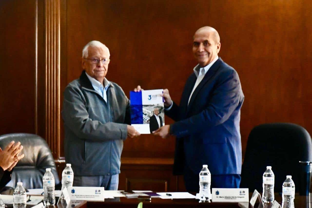 El alcalde Mario Dávila entregó la glosa de su tercer informe, destacando inversiones históricas en obra pública y equipamiento, reafirmando su compromiso con el desarrollo de la ciudad.