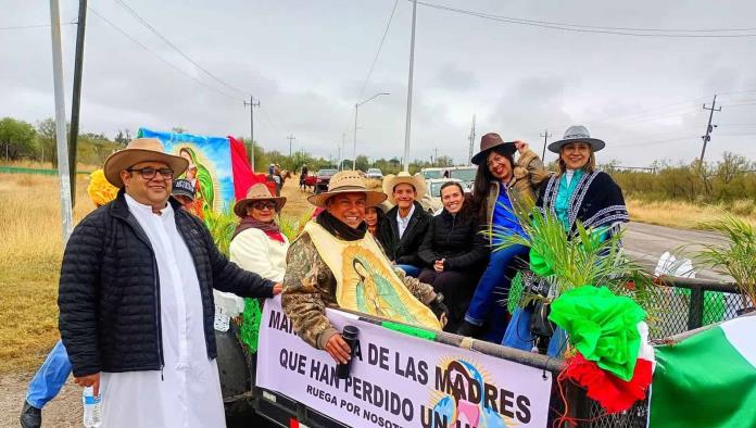 Realizan cabalgata en honor a la Guadalupana