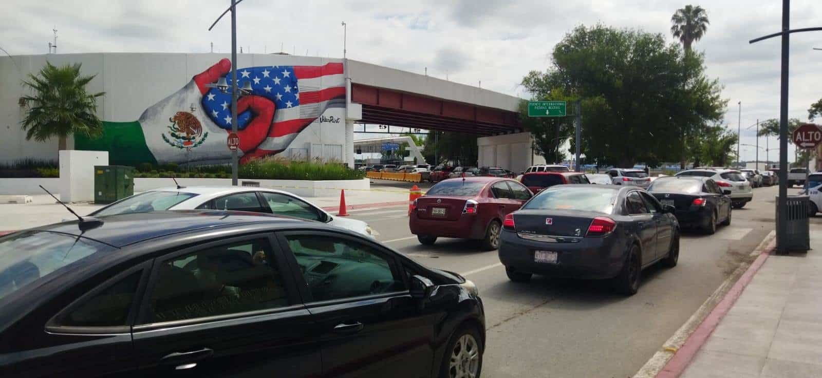 Quejas tras LARGAS FILAS en el Puente Internacional de Eagle Pass