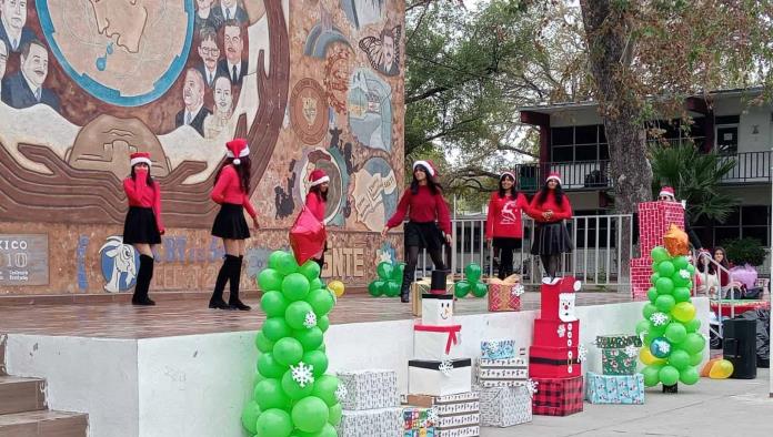 El Cbtis 54 lleva alegría navideña a niños de la Escuela Primaria Francisco José Madero