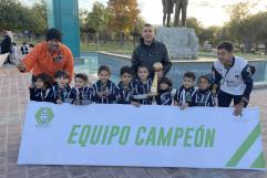 Rayados alzó la copa en Biberón 