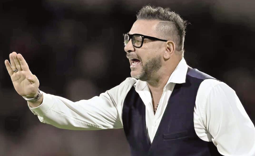 Antonio Mohamed es el nuevo entrenador del Toluca; el Turco regresa a México y así fue presentado.