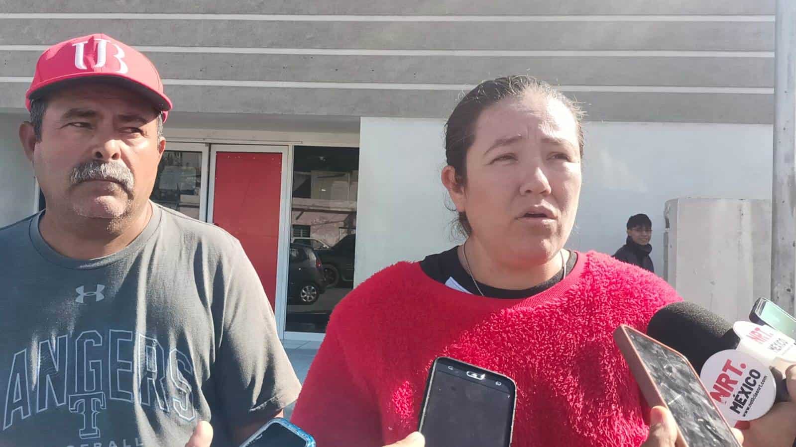 Fronterenses son estafados con la venta de su camioneta.