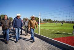 Entregan parque de béisbol en Paredón