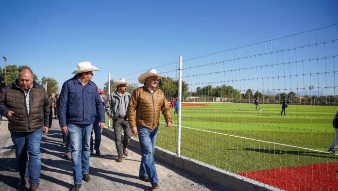 Entregan parque de béisbol en Paredón