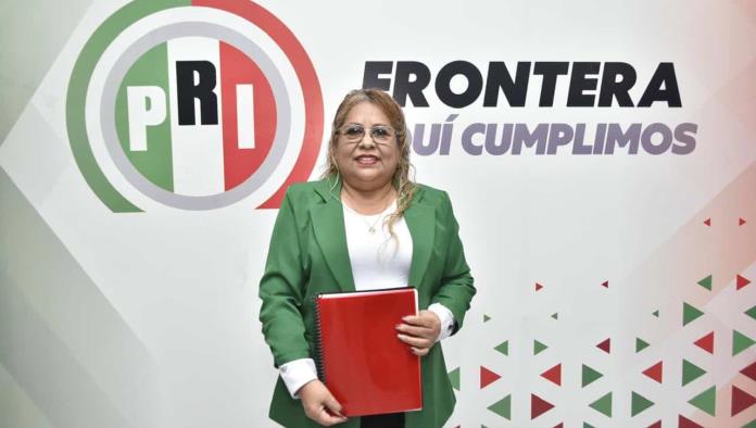 Informa regidora ante los priistas
