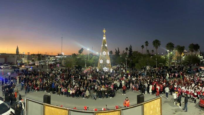 Realiza Colegio Festival Navideño