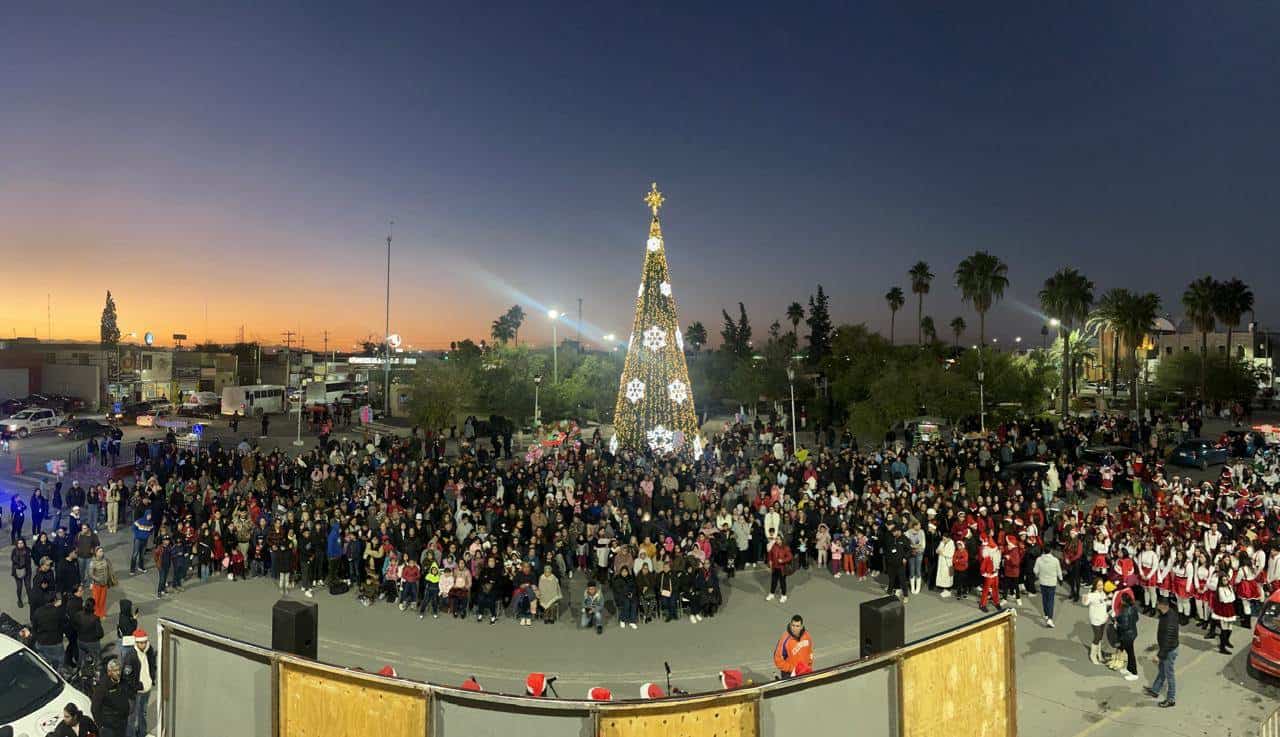 Realizan festival navideño en Frontera.