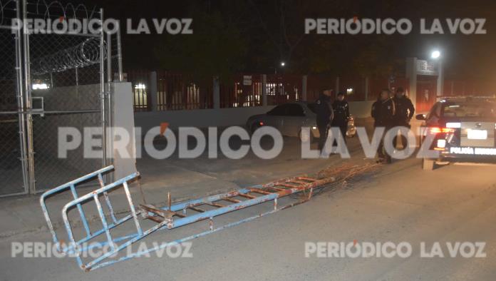 Se meten a la ETI con escalera robada