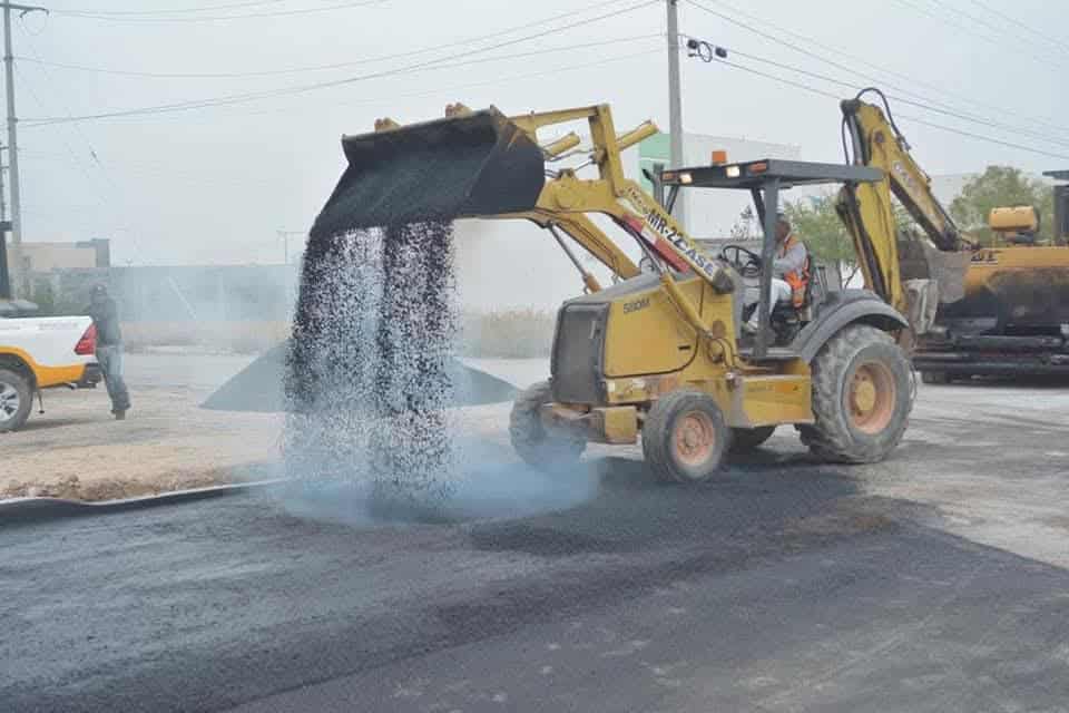 Avanza en trabajos de pavimentación y recarpeteo.