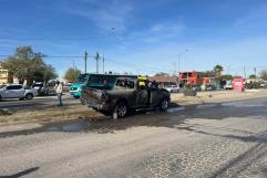 Accidente vehicular en Ciudad Acuña deja camioneta en llamas