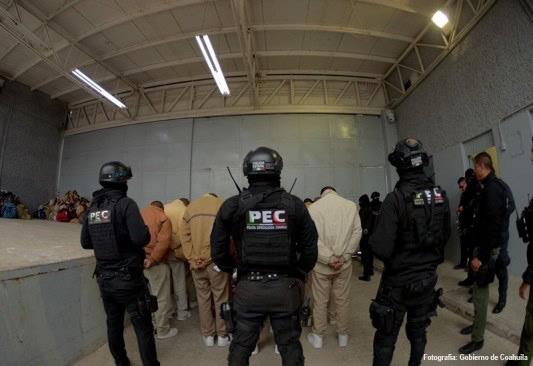 Trasladan a 100 reos al penal de Monclova Trasladan a 100 reos al penal de Monclova