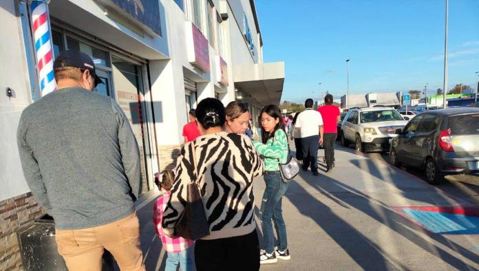 Compras Decembrinas se Desarrollan en Orden dentro de Piedras Negras