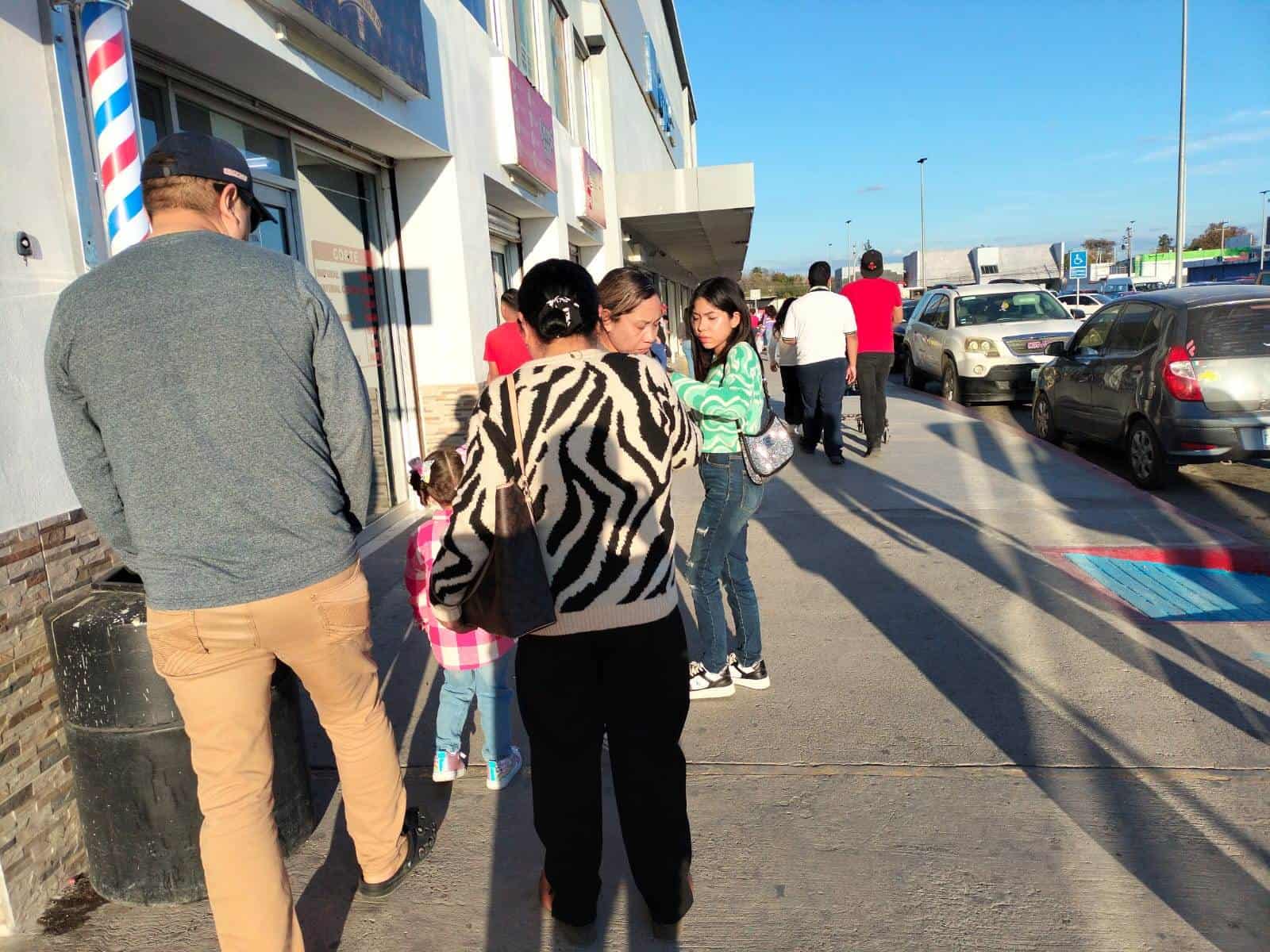 Compras Decembrinas se Desarrollan en Orden dentro de Piedras Negras