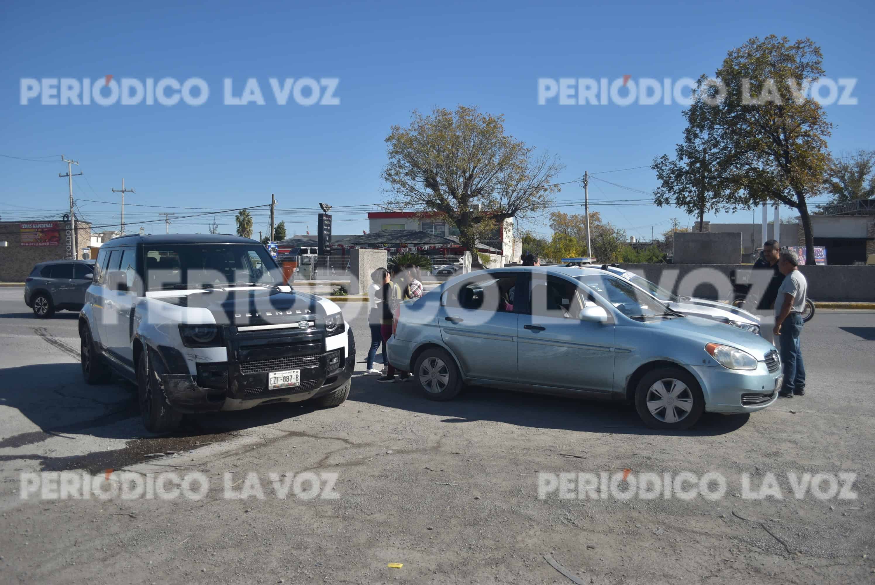 Estrella Land Rover en auto compacto