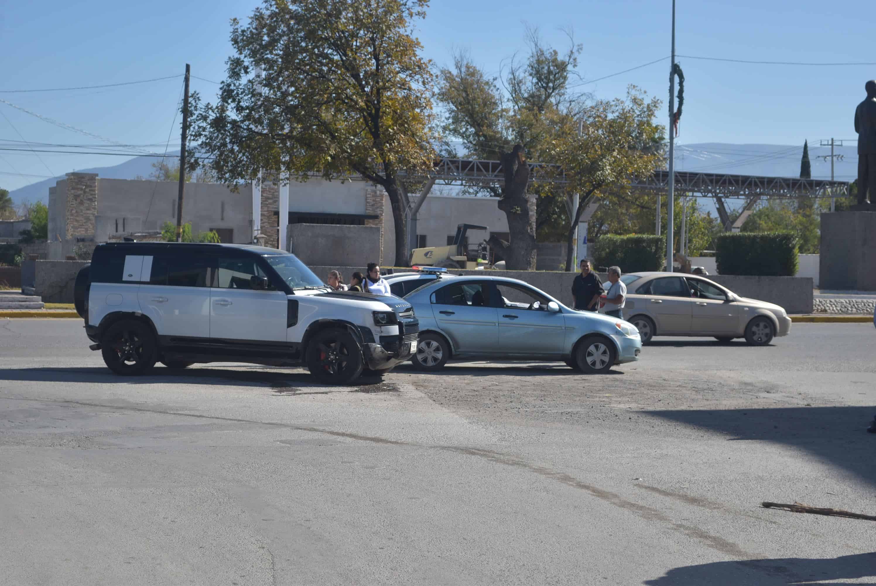 Estrella Land Rover en auto compacto