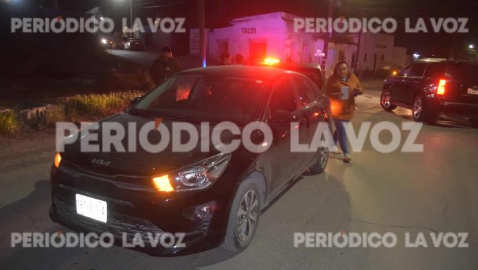 Da besito a automóvil