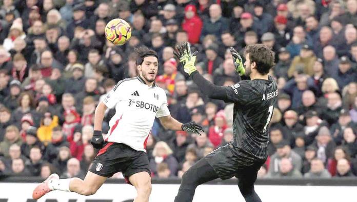 Raúl Jiménez y Fulham desaprovechan; Liverpool los alcanza