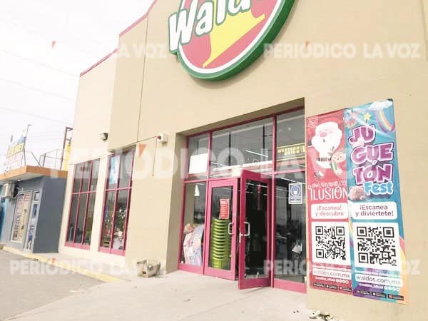 Robo en tienda Waldos, ladrones ingresan por un agujero en la pared.