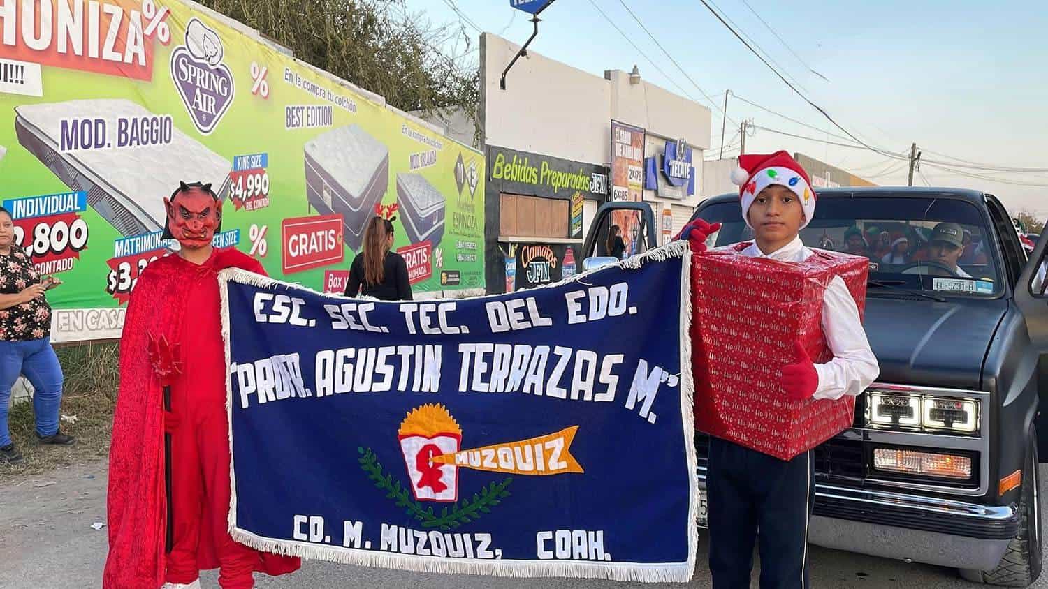 Todo un éxito la Primera Edición del Desfile Navideño 2024 de la Secundaria Agustín Terrazas Menchaca.