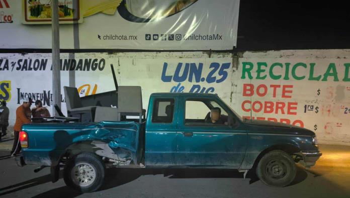 Accidente vial en Ciudad Acuña: Fuerte Colisión entre camioneta y motocicleta