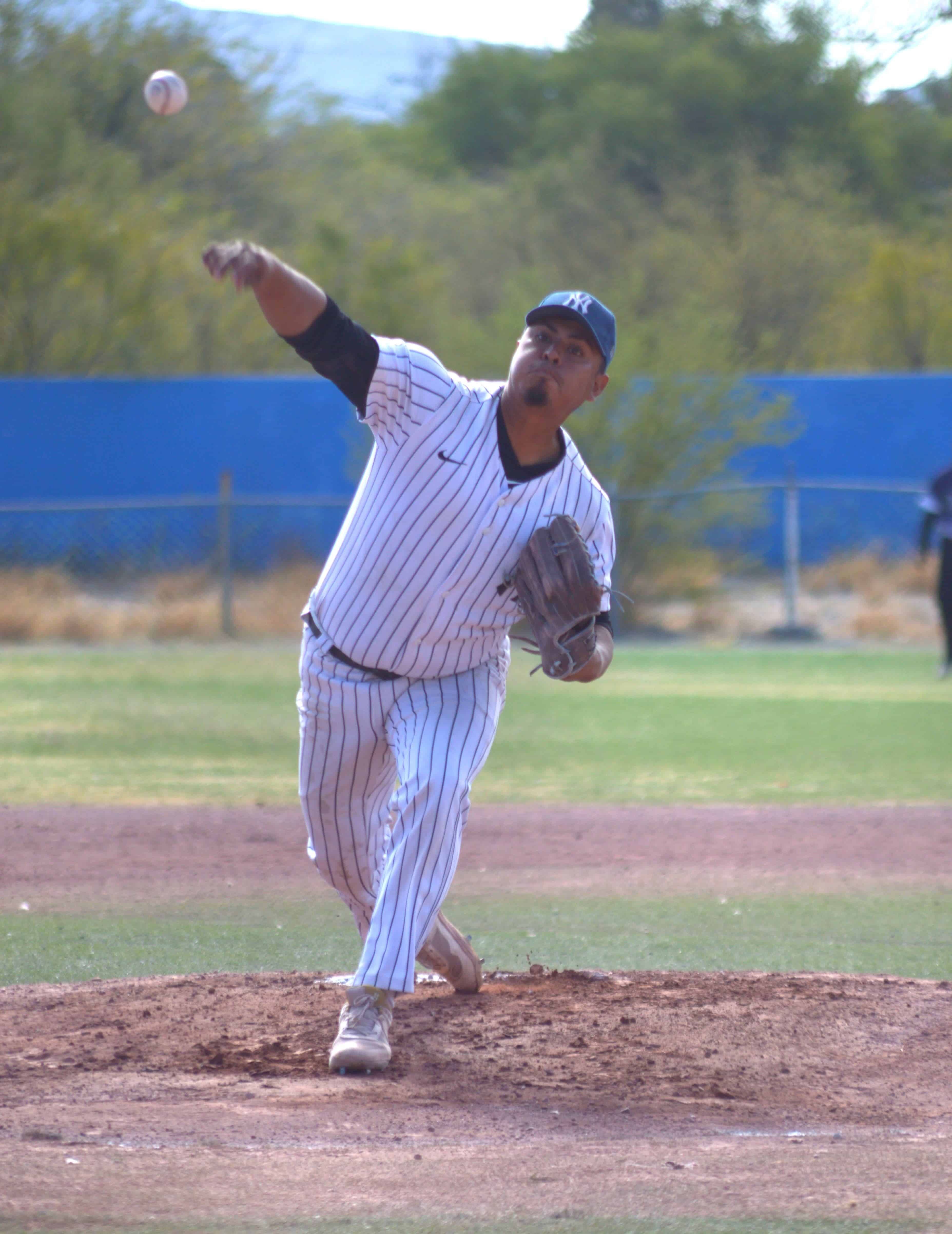 Alex Arce se quedó con el campeonato de pitcheo al terminar con marca inmaculada de 8-0.