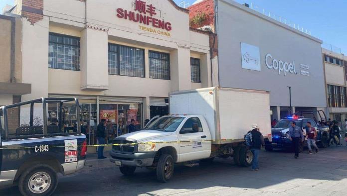 Decomisan mercancía en tienda de chinos