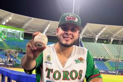 Debuta "Pato" Flores en beisbol colombiano