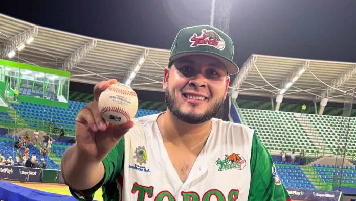 Debuta "Pato" Flores en beisbol colombiano