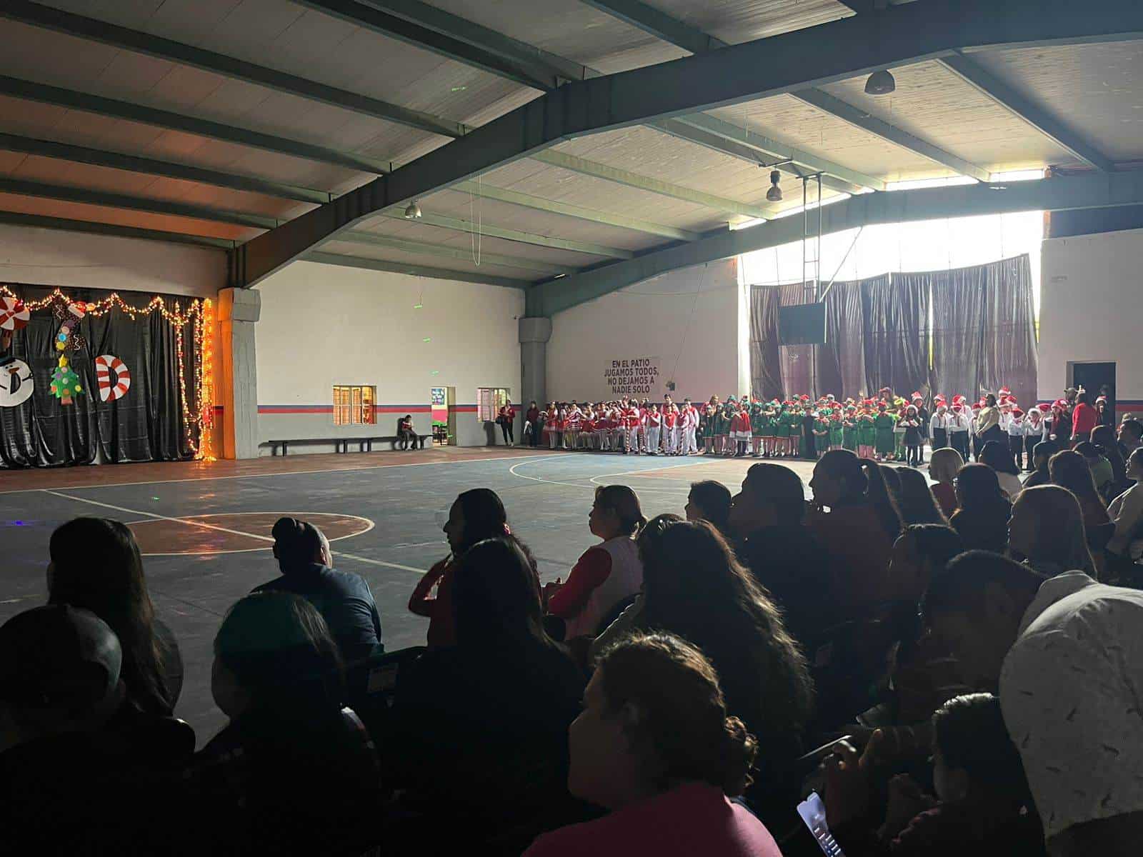 Festividades navideñas cierran el ciclo escolar en Ciudad Acuña