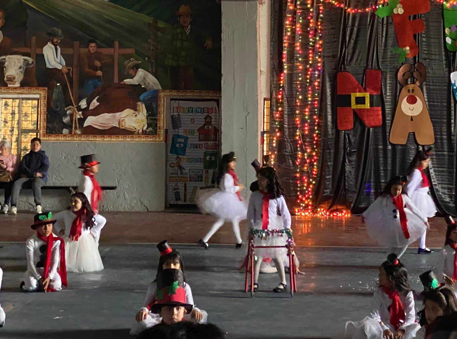 Festividades navideñas cierran el ciclo escolar en Ciudad Acuña