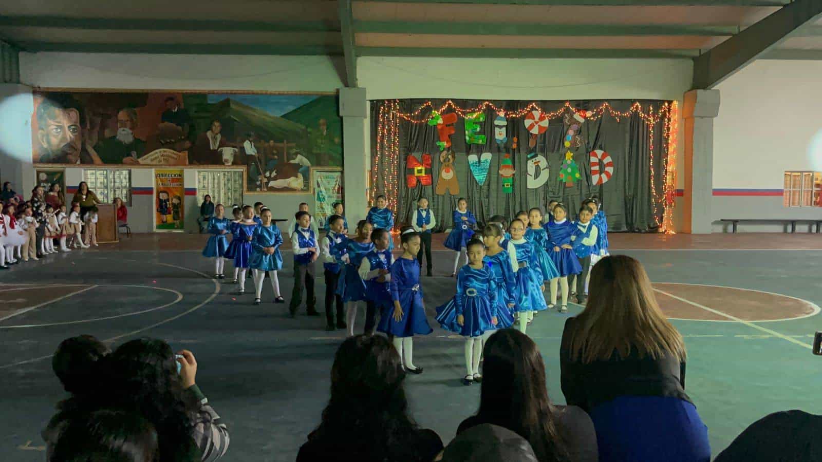 Festividades navideñas cierran el ciclo escolar en Ciudad Acuña