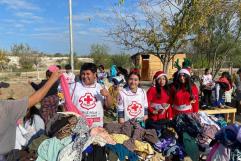 Cruz Roja entrega abrigos y cobijas en Ciudad Acuña ante la llegada del frío