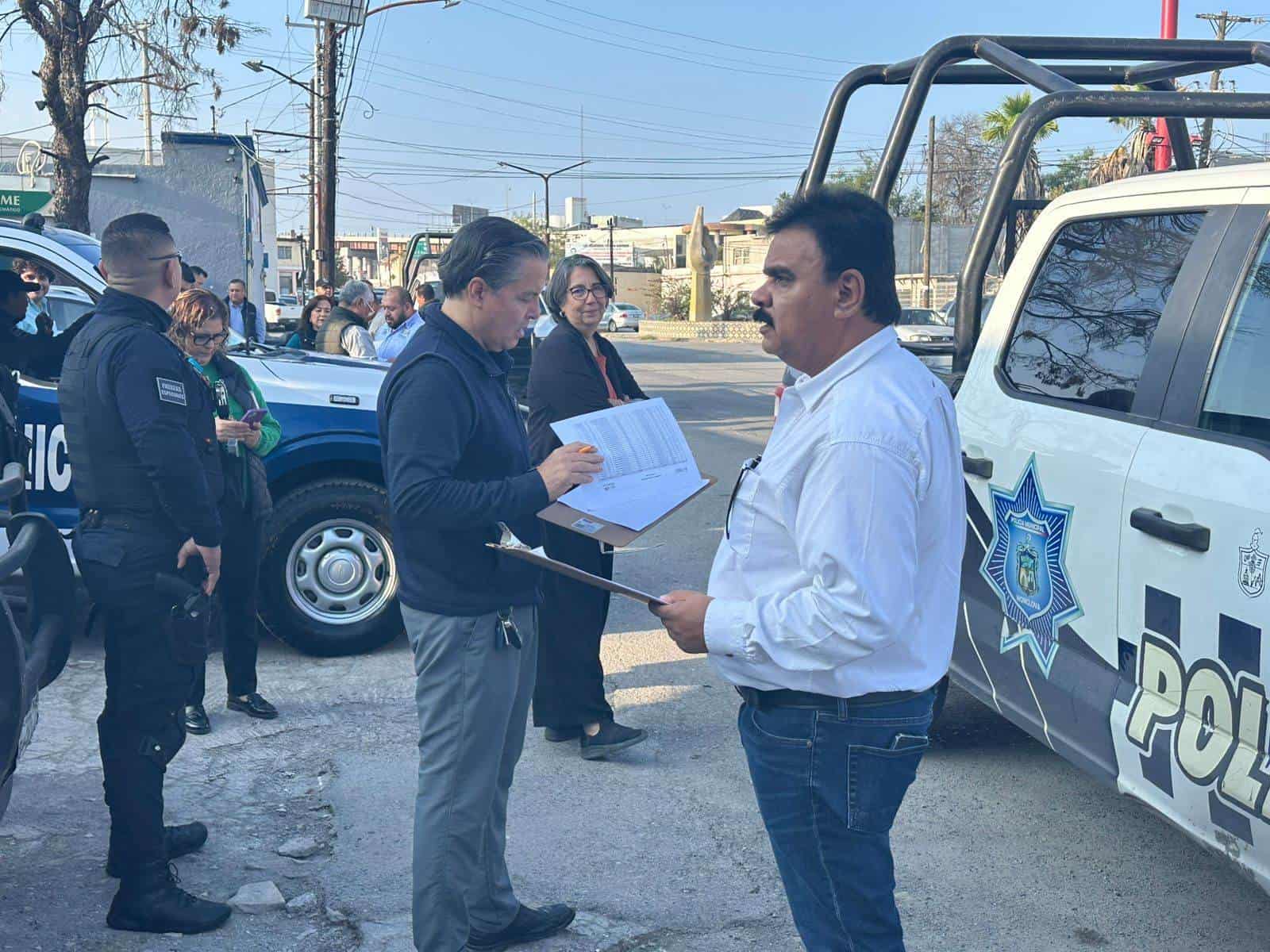 Gabriel Santos, quien será el próximo director de la policía realizó una supervisión de las instalaciones y el parque vehicular.
