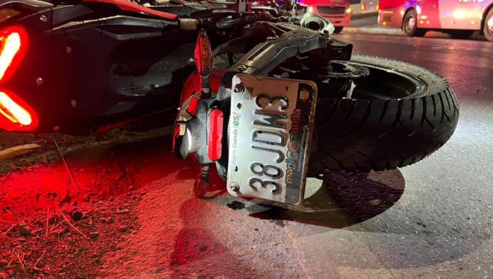 Pierde la vida joven motociclista en accidente