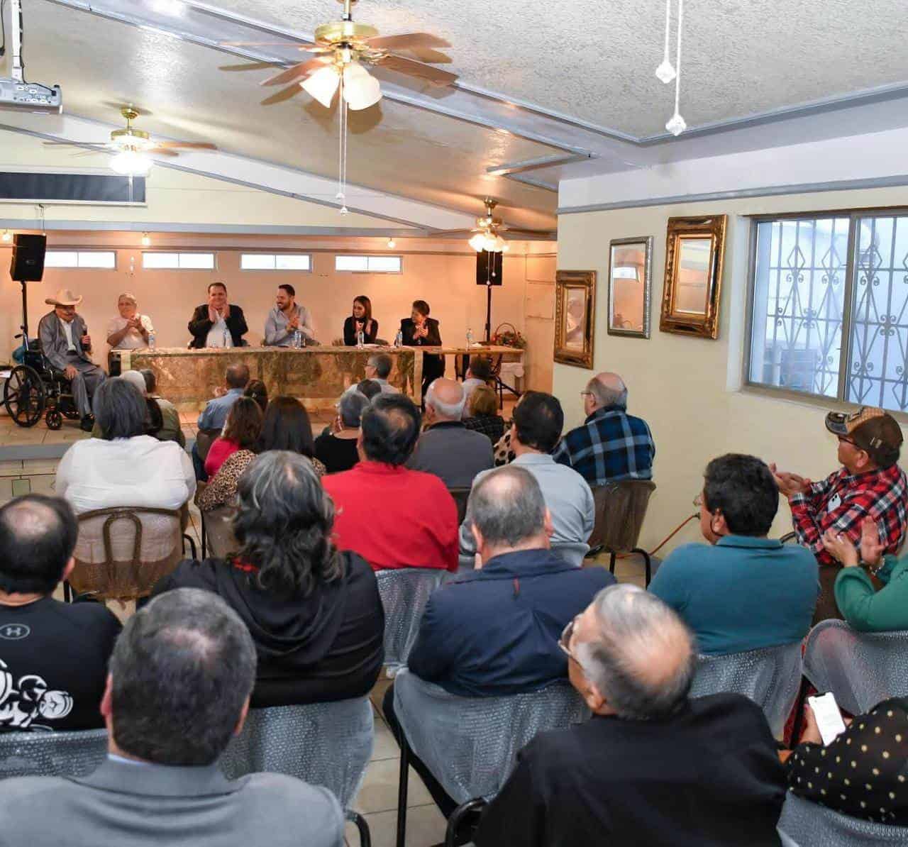 eunión Productiva: Jacobo Rodríguez Dialoga con Maestros Jubilados y Pensionados