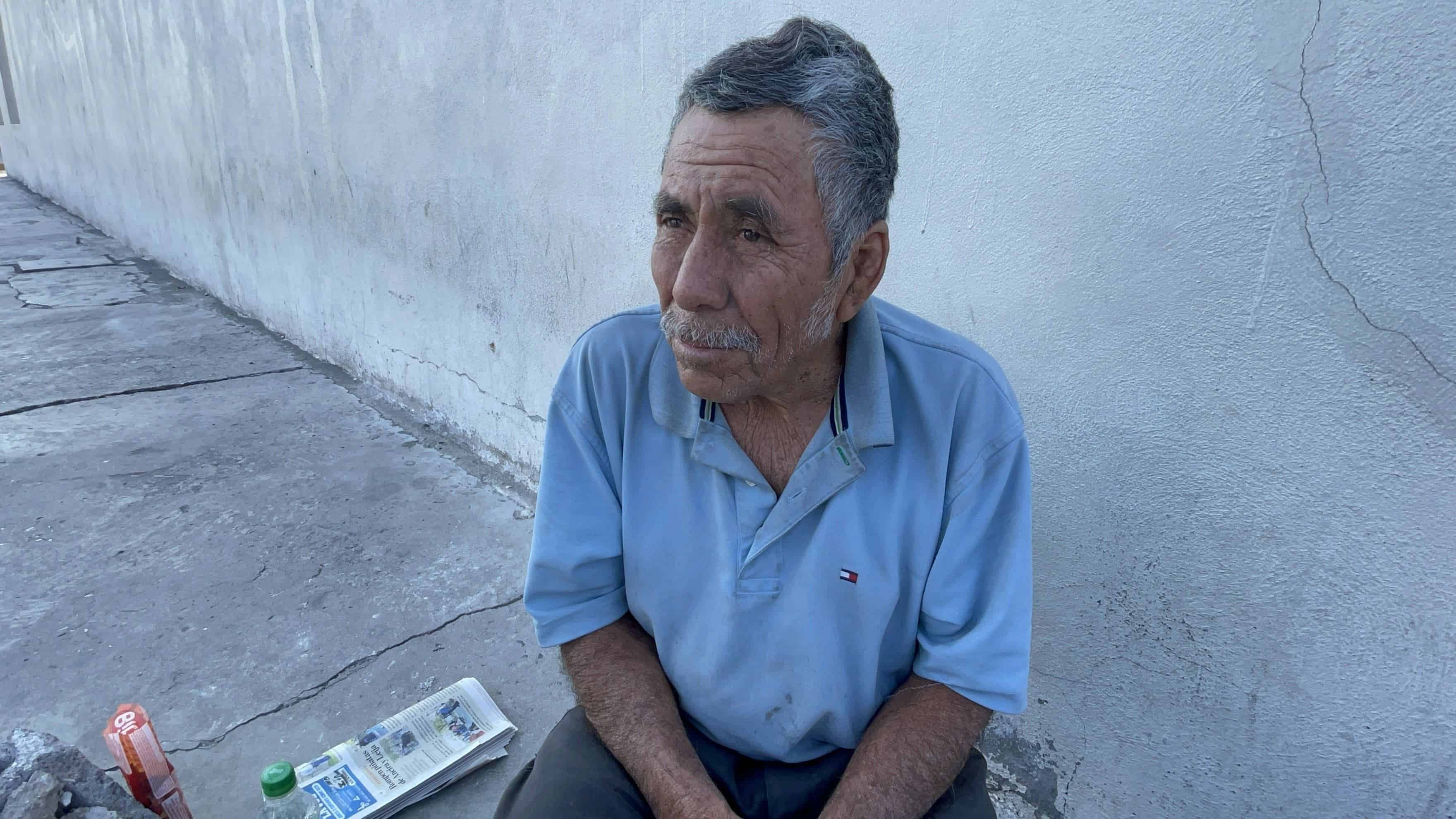 El señor Valentín es uno de los trabajadores que no descansará en día festivos.